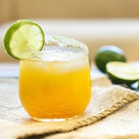 Cocktail Margarita đào mát lạnh